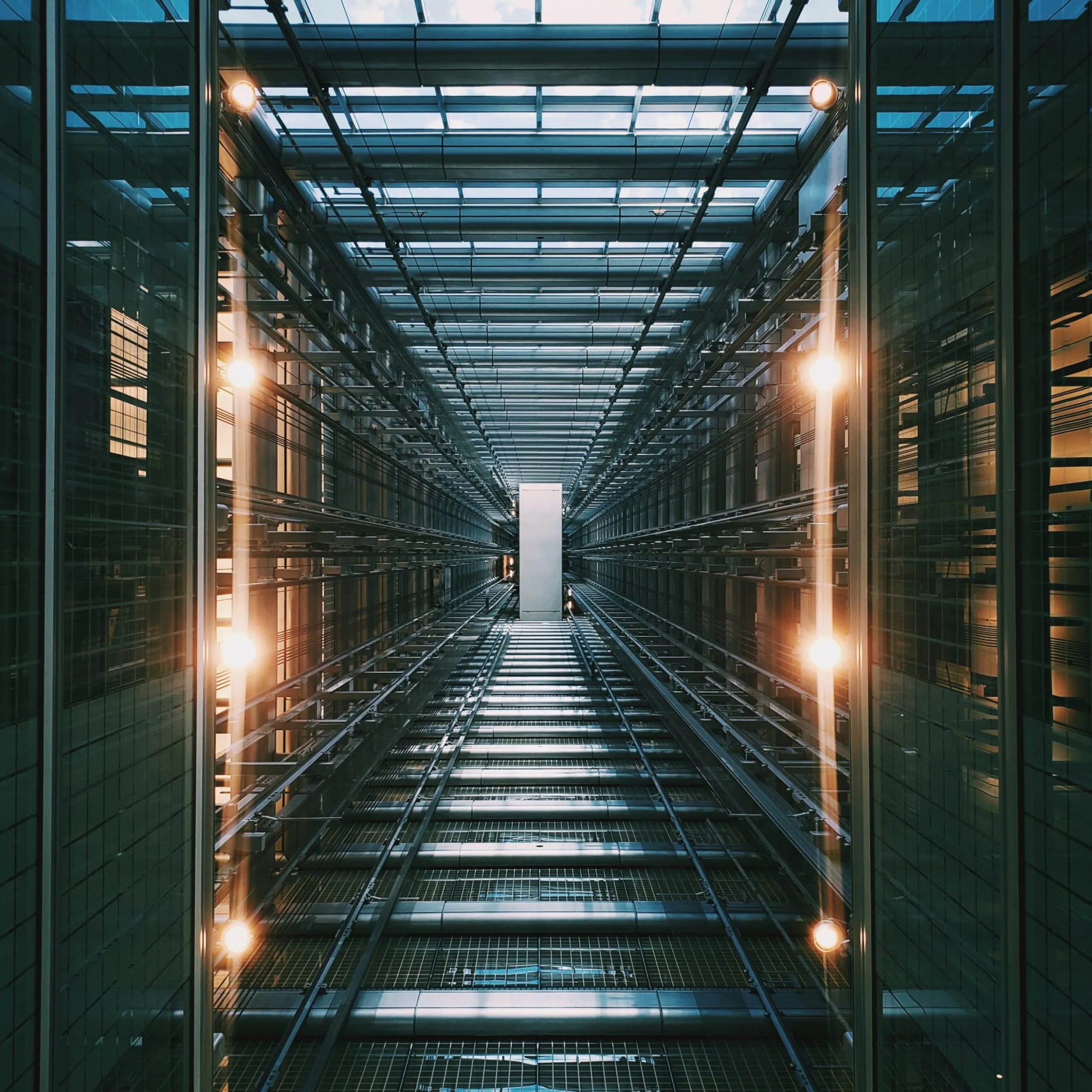 Why is Hidora the best scalable hosting solution based on Jelastic? image